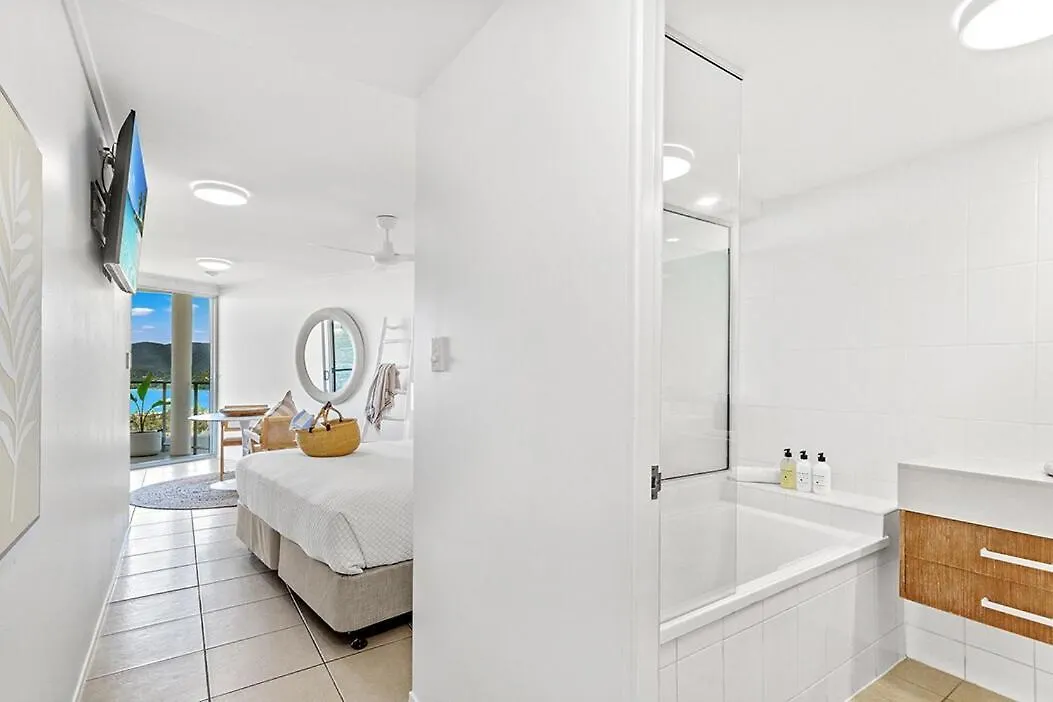 Breezes By The Sea Apartment Airlie Beach