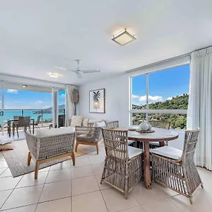 Three B Airlie 2 Bedroom Unit Seaviews & Pool Apartment