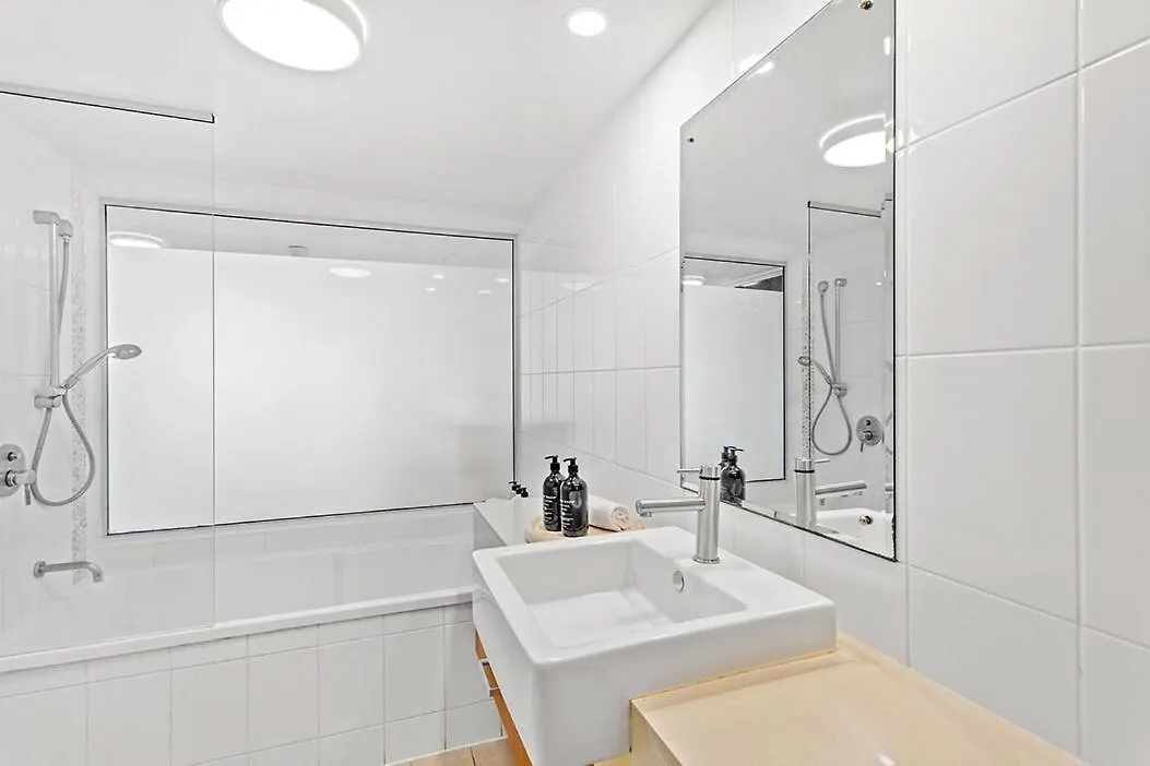 Breezes By The Sea Apartment Airlie Beach